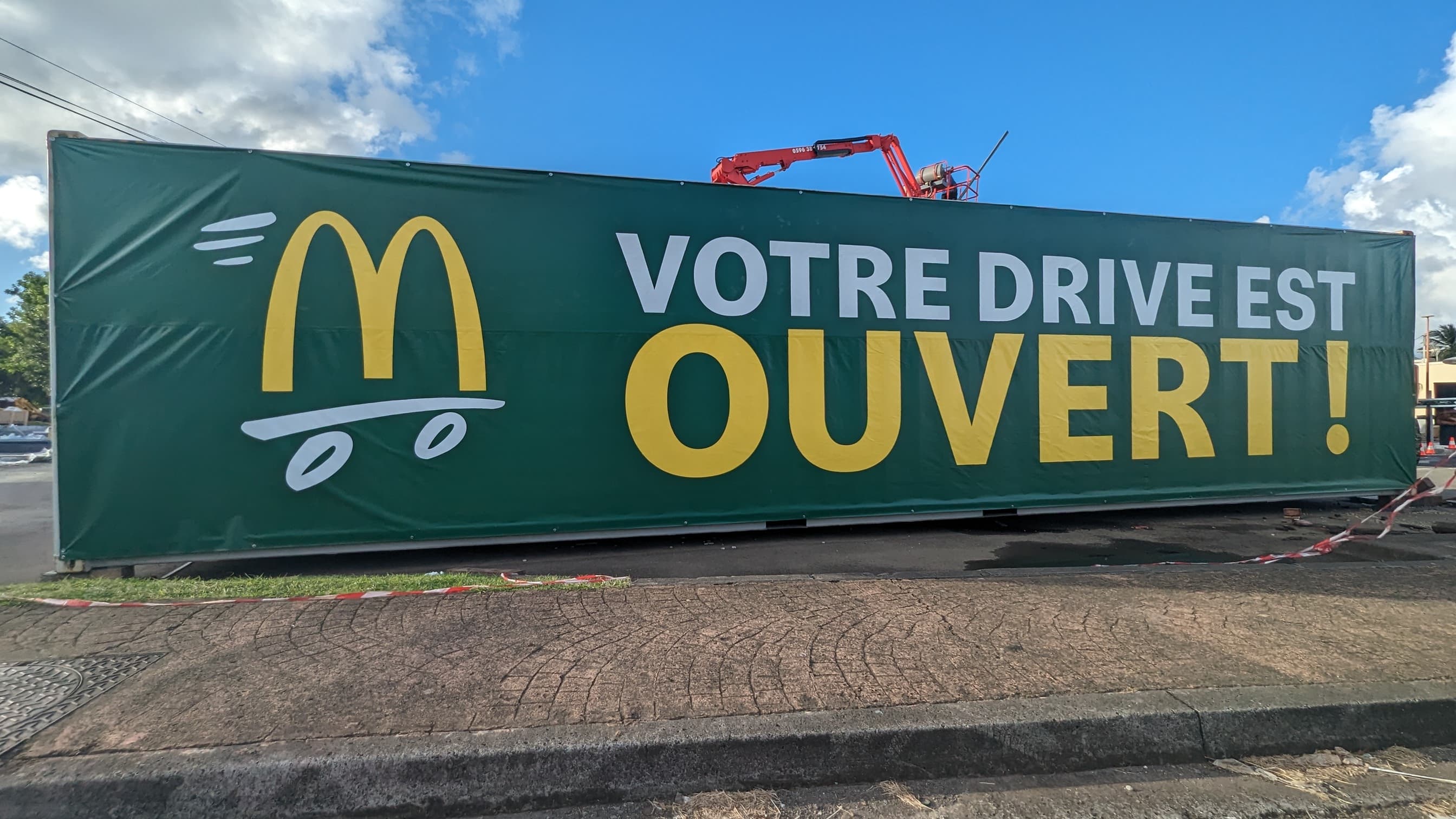 Grand format McDonald's