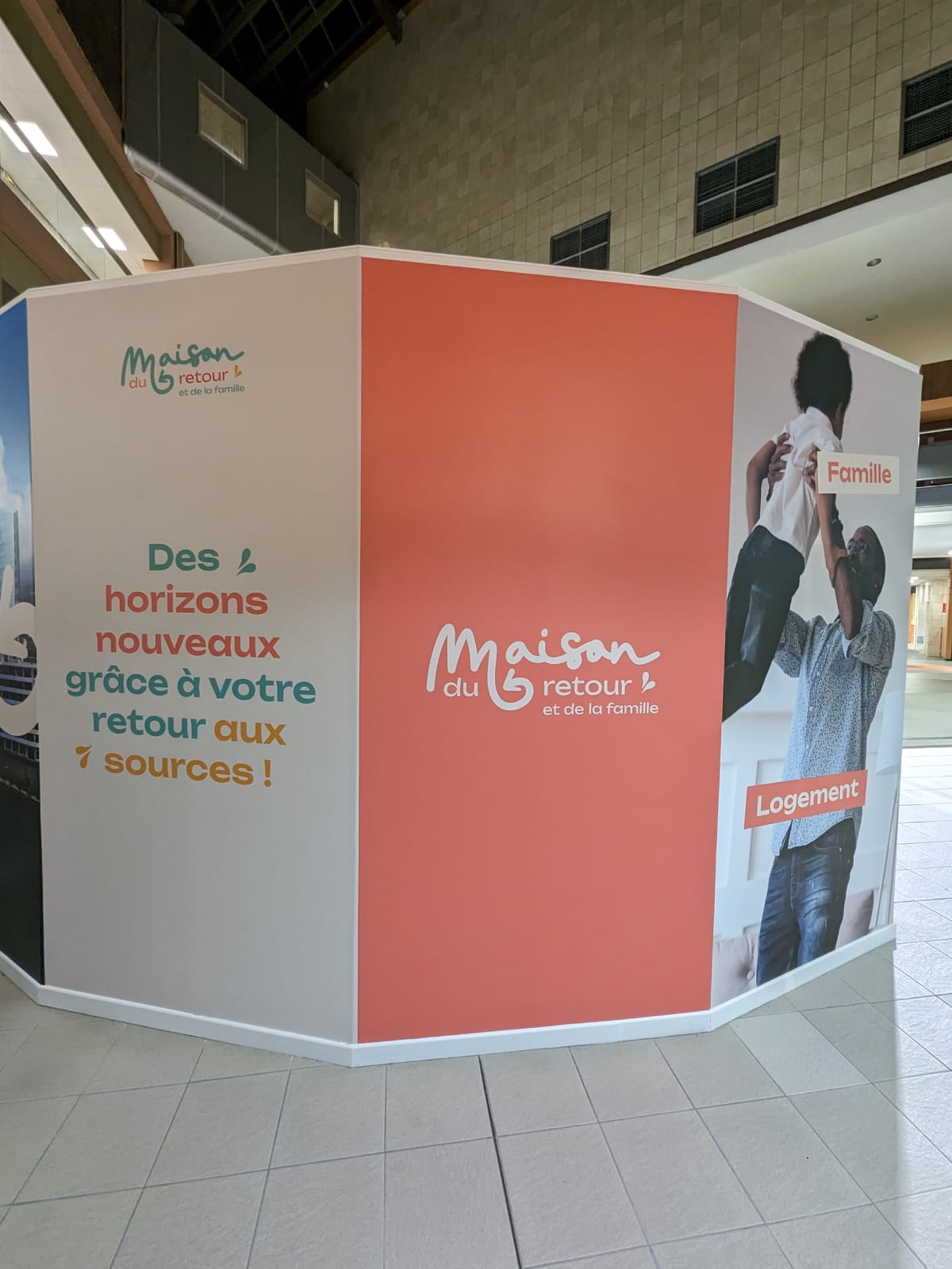 Stand Maison du Retour et de la Famille